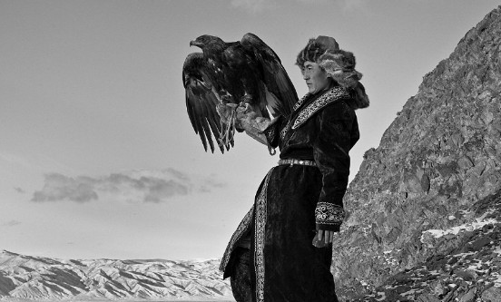 Εκπληκτικές φωτογραφίες από την αρχαία τέχνη των κυνηγών με αετό στο Καζακστάν - Φωτογραφία 1