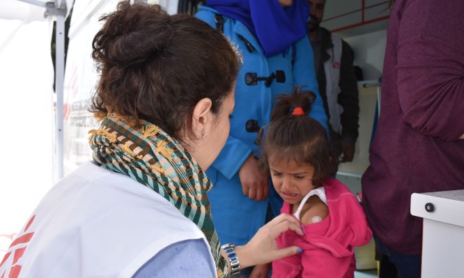 Οι Γιατροί χωρίς Σύνορα πραγματοποίησαν μαζικούς εμβολιασμούς κατά της ιλαράς- Στα 2099 τα κρούσματα στη χώρα - Φωτογραφία 1