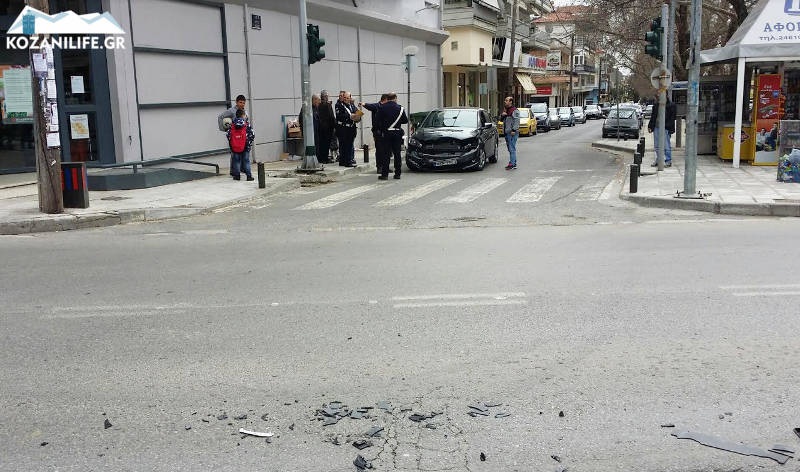 Κοζάνη: Τροχαίο ατύχημα για βουλευτή του ΣΥΡΙΖΑ - Φωτογραφία 1