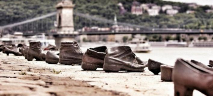 Τα παπούτσια του Δούναβη: Ένα από τα πιο συγκινητικά μνημεία που υπάρχουν - Φωτογραφία 2