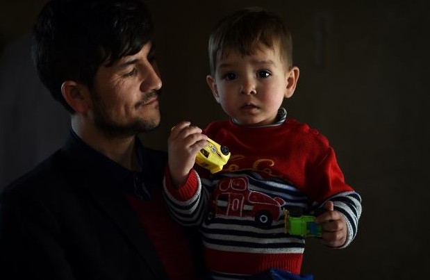 Αφγανός πατέρας ονόμασε το μωρό του «Ντόναλντ Τραμπ» και τώρα δέχεται απειλές για τη ζωή του! - Φωτογραφία 2