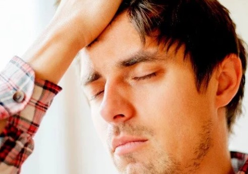 Hangover: Πώς θα το γλιτώσετε – Τι προκαλεί τον πονοκέφαλο - Φωτογραφία 1