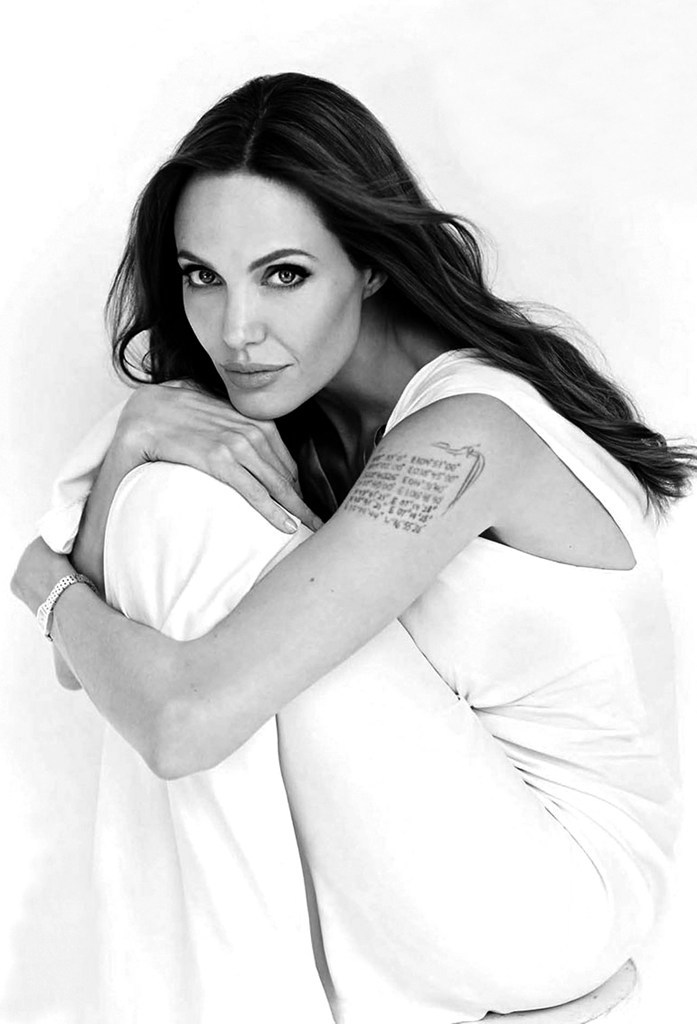 «Με βλέπω να γερνάω και το λατρεύω»! Νέα συνέντευξη και φωτογράφιση για την Angelina Jolie #survivorGR #Radio #grxpress - Φωτογραφία 4