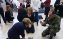 ΛΗΜΝΟΣ: Στρατιωτικοί Ιατροί και ΕΚΑΒ εκπαιδεύουν πολίτες στις Πρώτες Βοήθειες (φωτο) - Φωτογραφία 3