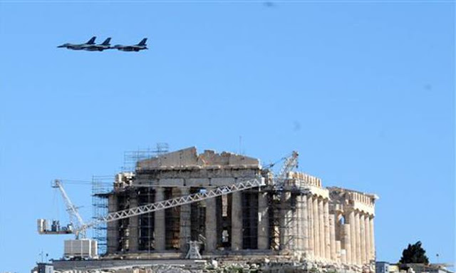 Δοκιμαστική πτήση μαχητικών αεροσκαφών πάνω από την Αθήνα - Φωτογραφία 1