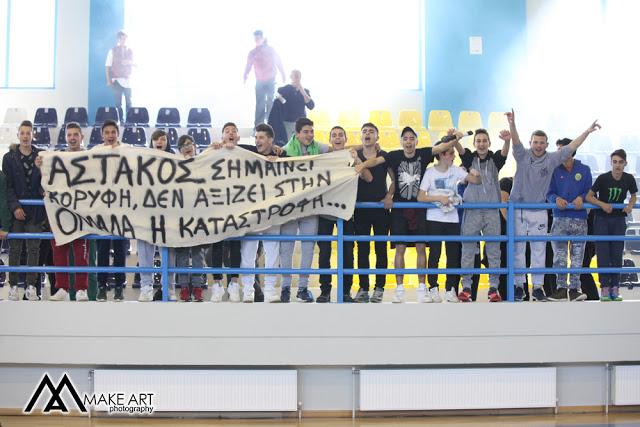 ΑΣΤΑΚΟΣ: Πανό με...νόημα από νεαρούς φιλάθλους στον αγώνα κορασίδων του ΑΙΟΛΟΥ ΑΣΤΑΚΟΥ - Φωτογραφία 3