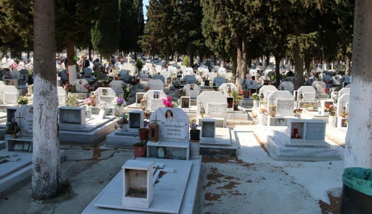 Κρήτη: Πήγε στον οικογενειακό τάφο και διαπίστωσε το... μακάβριο λάθος - Φωτογραφία 1
