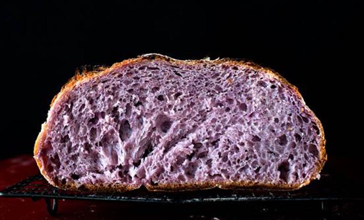 Υγιεινό ψωμί χρώματος μωβ - Φωτογραφία 1