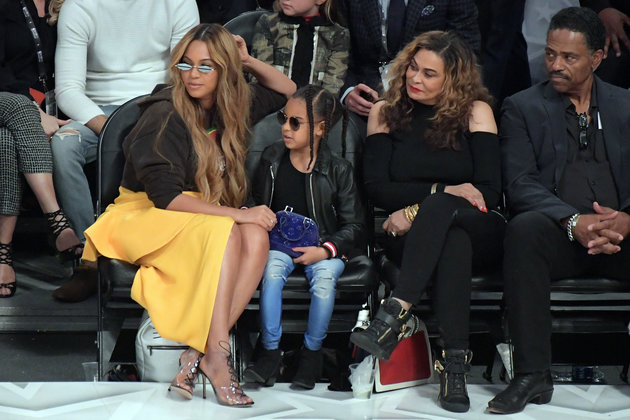 Η Blue Ivy, κόρη του Jay-Z και της Beyonce, αγόρασε έργο τέχνης για 19.000 δολάρια: «Για να μάθει τη σημασία της επένδυσης» - Φωτογραφία 2