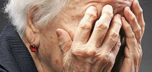 Αγρίνιο: Ανήλικος ξυλοκόπησε 92χρονη για ένα ηλεκτρικό σίδερο και μία ομπρέλα! - Φωτογραφία 1