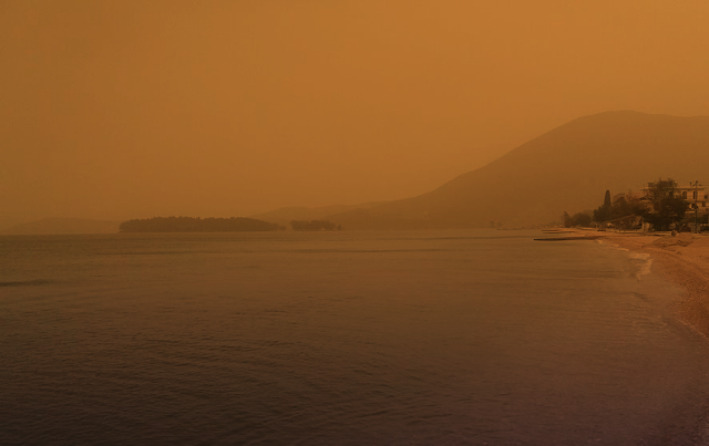 Η αφρικανική σκόνη σκέπασε τη ΒΟΝΙΤΣΑ! (ΦΩΤΟ) - Φωτογραφία 2
