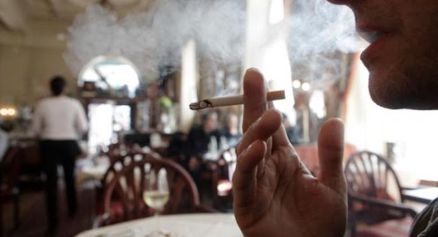 Και πάλι τσιγάρο στα εστιατόρια της Αυστρίας – Καταργήθηκε η απαγόρευση - Φωτογραφία 1