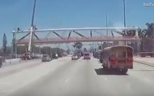 Νέο βίντεο ντοκουμέντο από την πτώση της γέφυρας στο Μαϊάμι - Φωτογραφία 1
