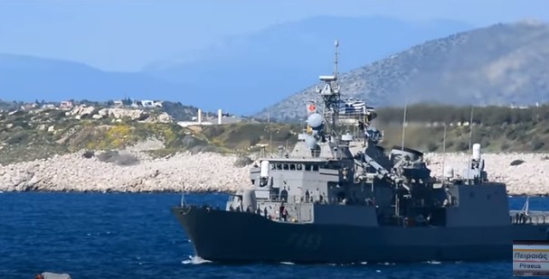 Φ/Γ Σπέτσαι : Η άφιξη της φρεγάτας στο λιμάνι του Πειραιά [video] - Φωτογραφία 1