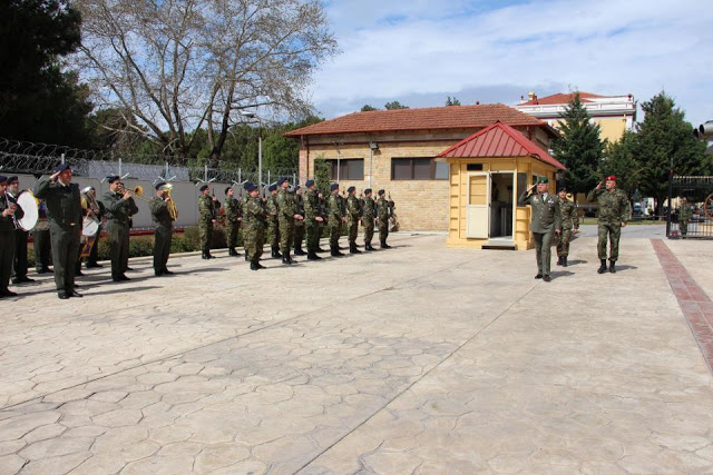 Τελετή έπαρσης Ελληνικής Σημαίας στο Νατοϊκό Στρατηγείο της Θεσσαλονίκης με αφορμή τον εορτασμό της επετείου του Πολέμου της Ανεξαρτησίας - Φωτογραφία 2