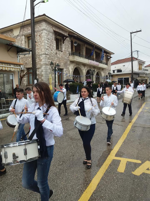 Με ψιλόβροχο η παρέλαση για την 25η Μαρτίου στην ΚΑΤΟΥΝΑ (ΦΩΤΟ) - Φωτογραφία 27