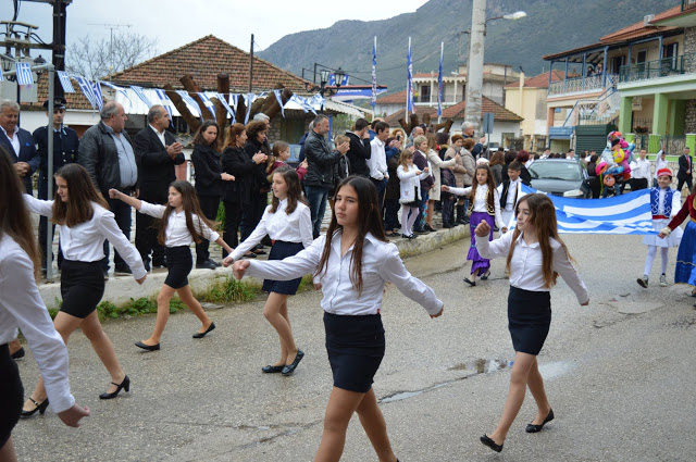 Η μαθητική παρέλαση στην ΚΑΝΔΗΛΑ για την 25η Μαρτίου (ΦΩΤΟ: Βάσω Παππά) - Φωτογραφία 13