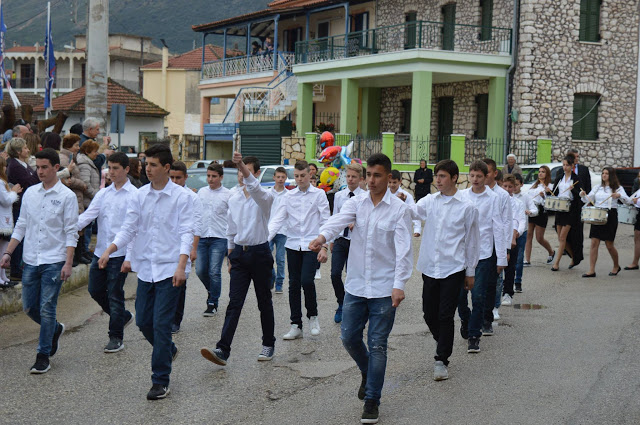 Η μαθητική παρέλαση στην ΚΑΝΔΗΛΑ για την 25η Μαρτίου (ΦΩΤΟ: Βάσω Παππά) - Φωτογραφία 2