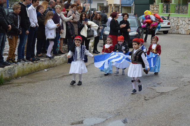 Η μαθητική παρέλαση στην ΚΑΝΔΗΛΑ για την 25η Μαρτίου (ΦΩΤΟ: Βάσω Παππά) - Φωτογραφία 20