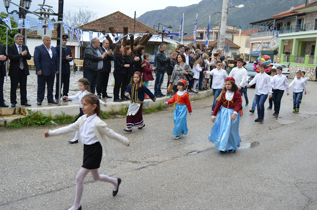 Η μαθητική παρέλαση στην ΚΑΝΔΗΛΑ για την 25η Μαρτίου (ΦΩΤΟ: Βάσω Παππά) - Φωτογραφία 25