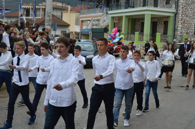 Η μαθητική παρέλαση στην ΚΑΝΔΗΛΑ για την 25η Μαρτίου (ΦΩΤΟ: Βάσω Παππά) - Φωτογραφία 26