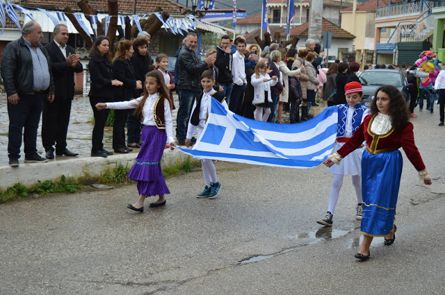 Η μαθητική παρέλαση στην ΚΑΝΔΗΛΑ για την 25η Μαρτίου (ΦΩΤΟ: Βάσω Παππά) - Φωτογραφία 6