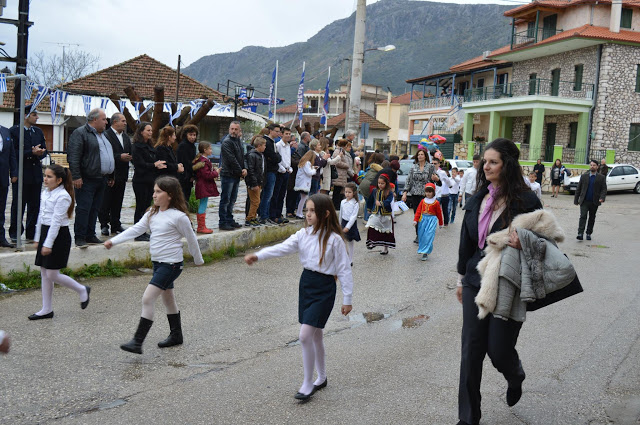 Η μαθητική παρέλαση στην ΚΑΝΔΗΛΑ για την 25η Μαρτίου (ΦΩΤΟ: Βάσω Παππά) - Φωτογραφία 8