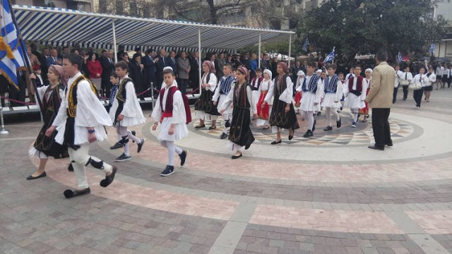 Η παρέλαση στο Αγρίνιο - Φωτογραφία 21