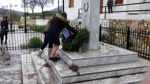 Τιμήθηκε η 25η Μαρτίου στο ΑΡΧΟΝΤΟΧΩΡΙ -Παρέστη στην εκδήλωση και ο Κωνσταντίνος Μπεσίρης εκπρόσωπος του Πολεμικού Συλλόγου Κομάντος '74 - Φωτογραφία 9