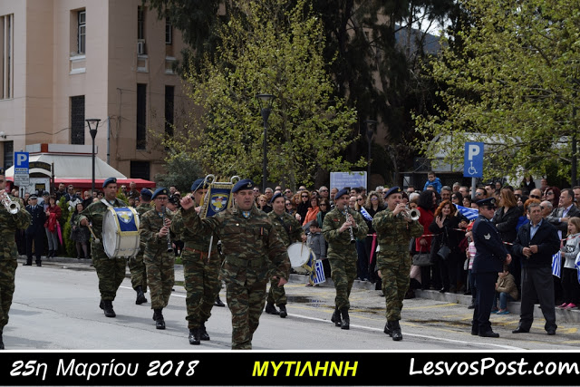 Υπερηφάνεια και συγκίνηση στην στρατιωτική παρέλαση 25ης Μαρτίου στην Μυτιλήνη με το «βλέμμα» στην Τουρκία (ΦΩΤΟ-ΒΙΝΤΕΟ) - Φωτογραφία 14