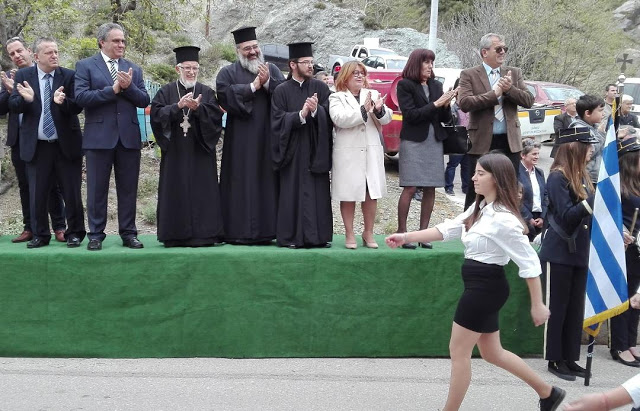 Σε Ψαχνά και Στενή «παρέλασε» η Ζωή Λιβανίου (ΦΩΤΟ) - Φωτογραφία 5