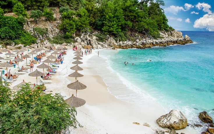 Ελλάδα: Η ολόλευκη παραλία που την ερωτεύεσαι με την πρώτη ματιά! - Φωτογραφία 5