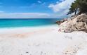 Ελλάδα: Η ολόλευκη παραλία που την ερωτεύεσαι με την πρώτη ματιά! - Φωτογραφία 2