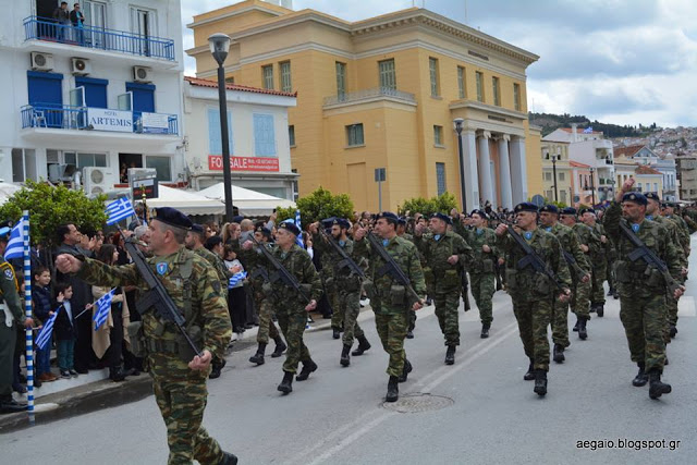 Φωτό από τη στρατιωτική παρέλαση της 79 ΑΔΤΕ - Φωτογραφία 32