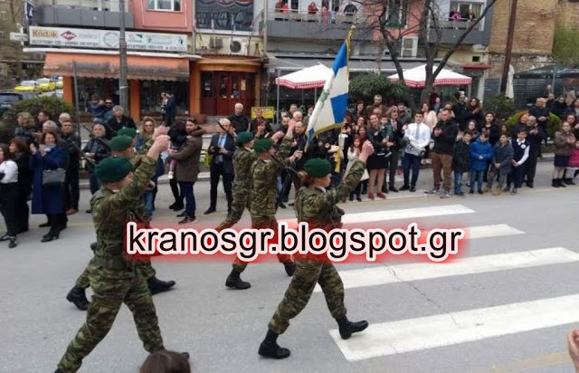 Οι γυναίκες καταδρομείς της Ε'ΜΚ δίπλα στην Ελληνική Σημαία - Φωτογραφία 4