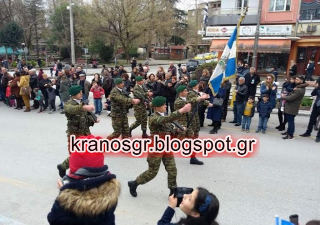Οι γυναίκες καταδρομείς της Ε'ΜΚ δίπλα στην Ελληνική Σημαία - Φωτογραφία 6