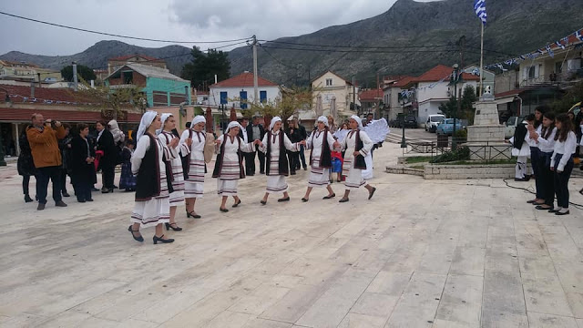 Ενθουσίασε το θεατρικό-Χορευτικό δρώμενο στην επέτειο της 25ης Μαρτίου, απο το Σύλλογο ΠΑΛΑΙΡΟΥ Άγιος Δημήτριος - Φωτογραφία 3