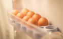 Μη βάζετε ποτέ τα αυγά στην αυγοθήκη του ψυγείου - Φωτογραφία 1