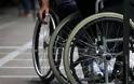 Δωρεά αναπηρικού αμαξιδίου στην μαθήτρια που τραυματίστηκε στα Τριανταίικα