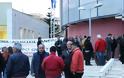 Συγκέντρωση διαμαρτυρίας στο κτίριο της Περιφερειακής Ενότητας Εύβοιας από εργαζόμενους των Τσιμέντων Χαλκίδας (ΦΩΤΟ) - Φωτογραφία 1