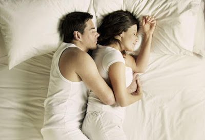 Μάθετε τί αποκαλύπτουν για τη σχέση σας 8 διαφορετικές στάσεις ύπνου - Φωτογραφία 1