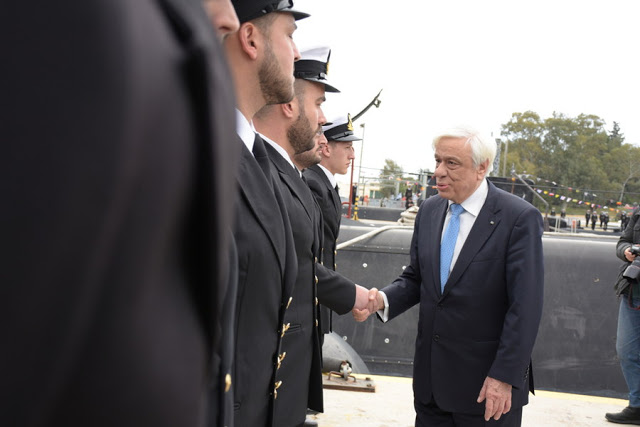 Ο Πρόεδρος της Ελληνικής Δημοκρατίας κ. Προκόπης Παυλόπουλος και ο Υπουργός Εθνικής Άμυνας κ. Πάνος Καμμένος στο Αρχηγείο Στόλου - Φωτογραφία 12