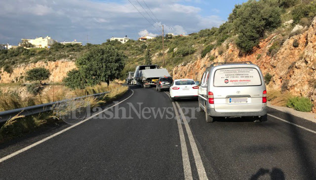 Χανιά: Τροχαίο με τριαξονικό που μετέφερε πολεμικό σκάφος στην αμερικανική βάση της Σούδας - Φωτογραφία 4