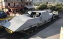 Χανιά: Τροχαίο με τριαξονικό που μετέφερε πολεμικό σκάφος στην αμερικανική βάση της Σούδας