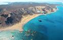 Το ελληνικό νησί με τις 36 παραμυθένιες παραλίες (pics)