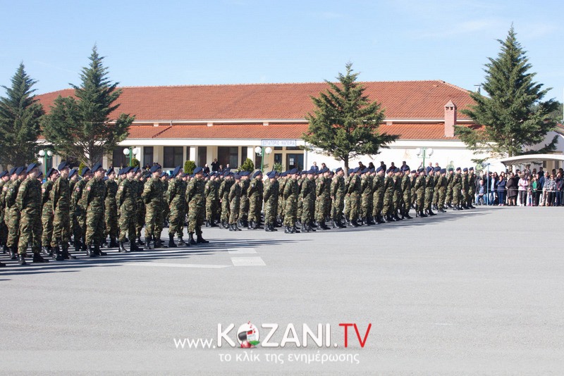 Φωτογραφίες από την ορκωμοσία των νεοσύλλεκτων στο 586 Μηχανοποιημένο Τάγμα Πεζικού στα Γρεβενά - Φωτογραφία 2