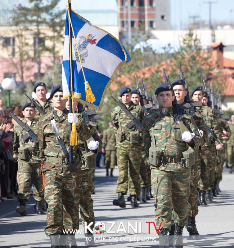 Φωτογραφίες από την ορκωμοσία των νεοσύλλεκτων στο 586 Μηχανοποιημένο Τάγμα Πεζικού στα Γρεβενά - Φωτογραφία 29