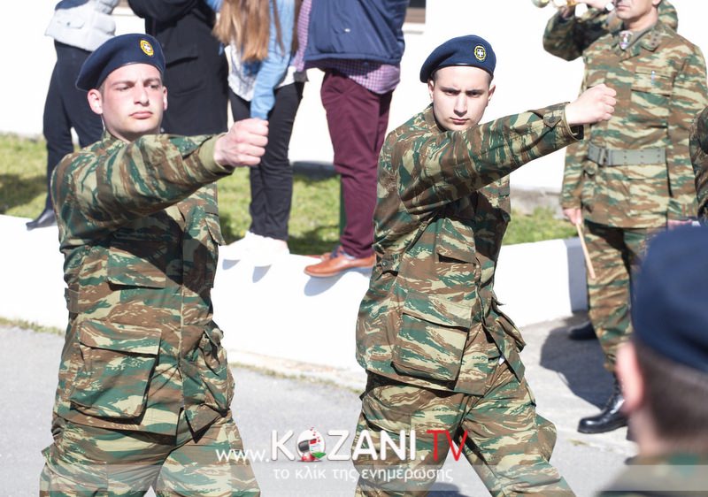 Φωτογραφίες από την ορκωμοσία των νεοσύλλεκτων στο 586 Μηχανοποιημένο Τάγμα Πεζικού στα Γρεβενά - Φωτογραφία 33