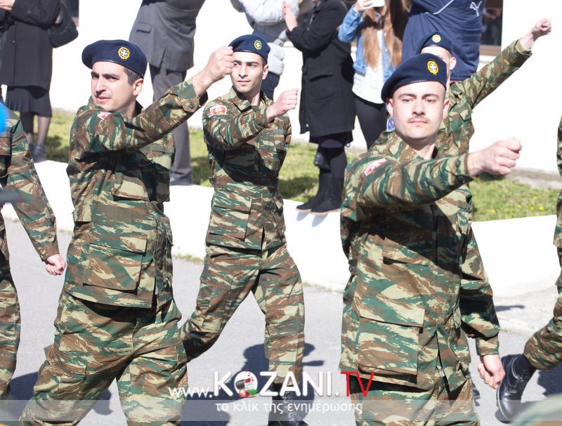 Φωτογραφίες από την ορκωμοσία των νεοσύλλεκτων στο 586 Μηχανοποιημένο Τάγμα Πεζικού στα Γρεβενά - Φωτογραφία 35