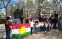 Τρίκαλα: Κούρδοι πρόσφυγες γιόρτασαν το Νεβρόζ σε κεντρική πλατεία
